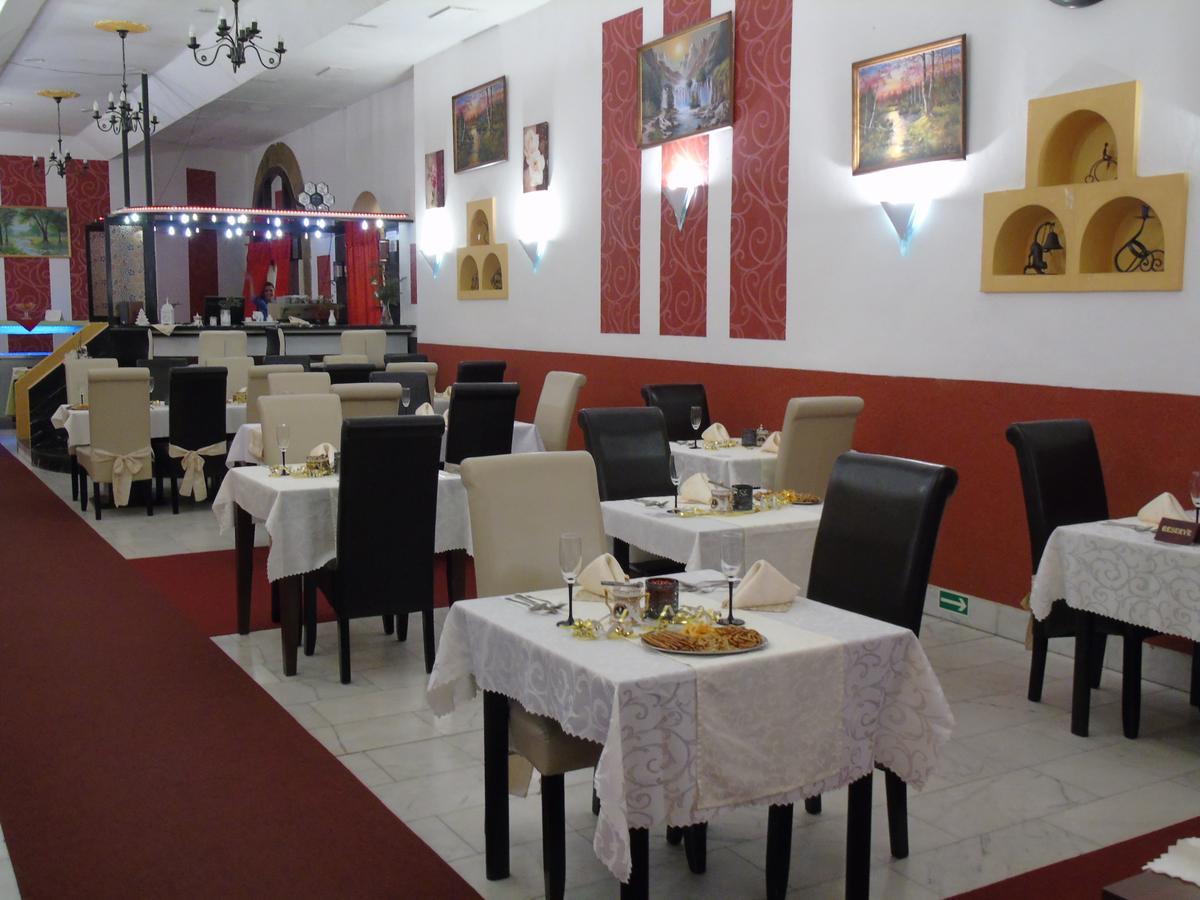 Gl Hotel Trutnov Bagian luar foto