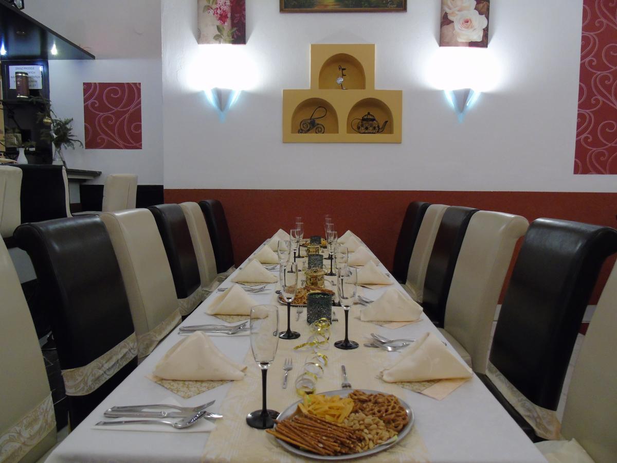 Gl Hotel Trutnov Bagian luar foto