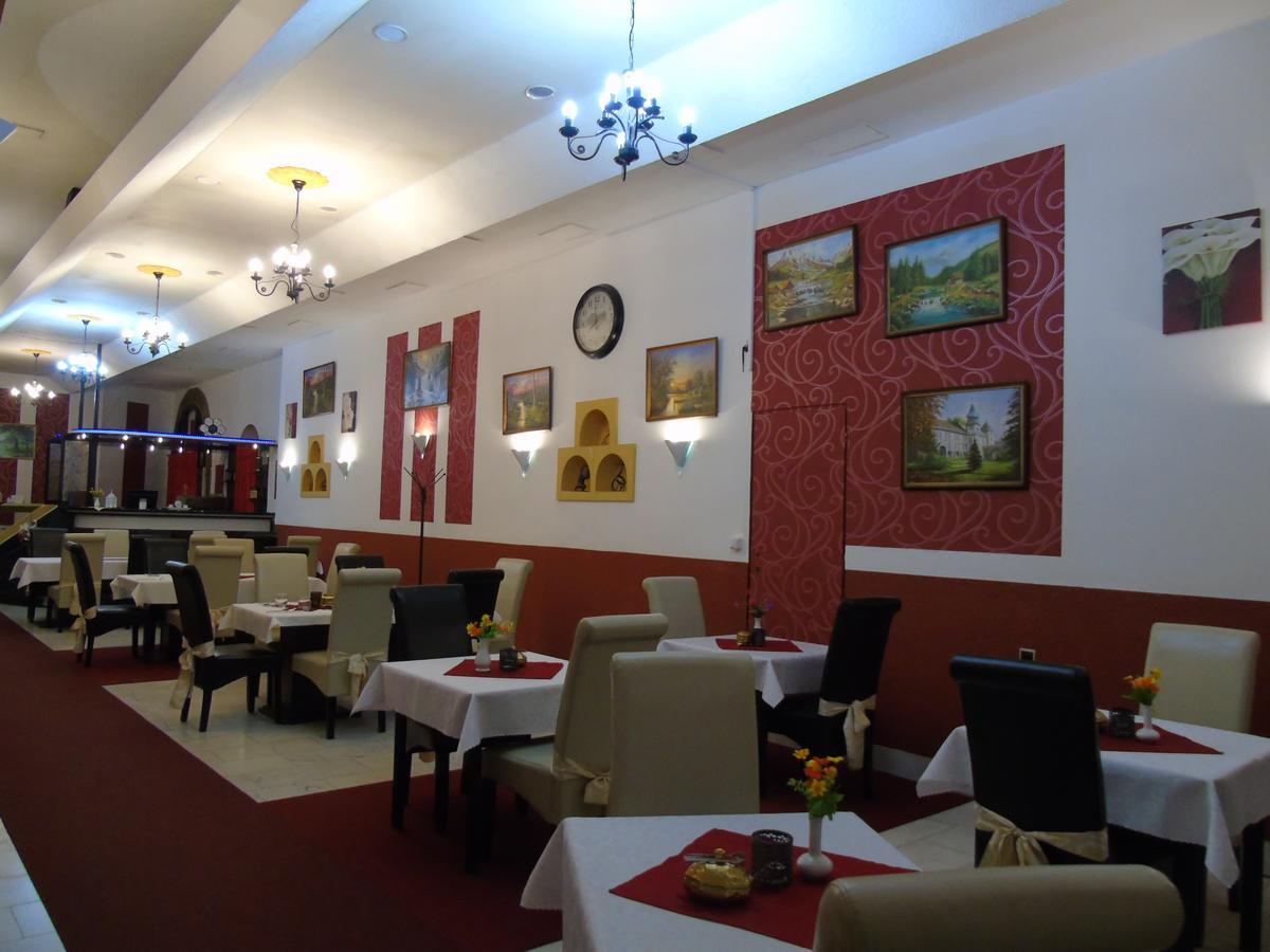 Gl Hotel Trutnov Bagian luar foto