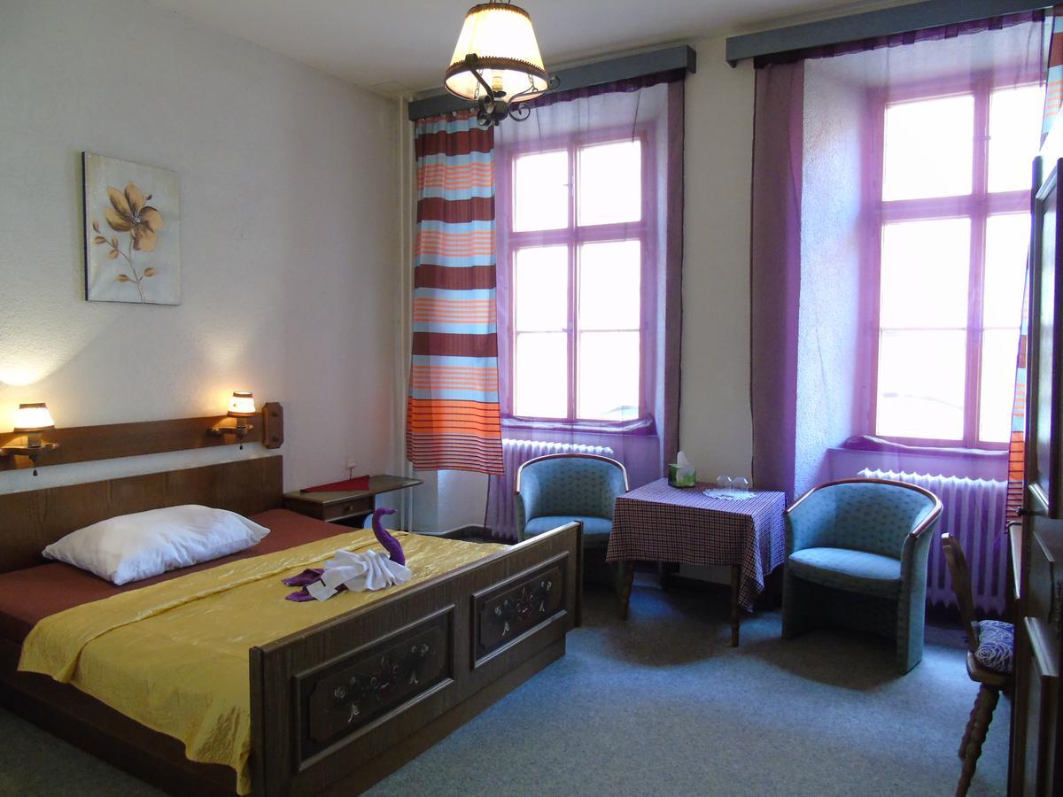 Gl Hotel Trutnov Bagian luar foto