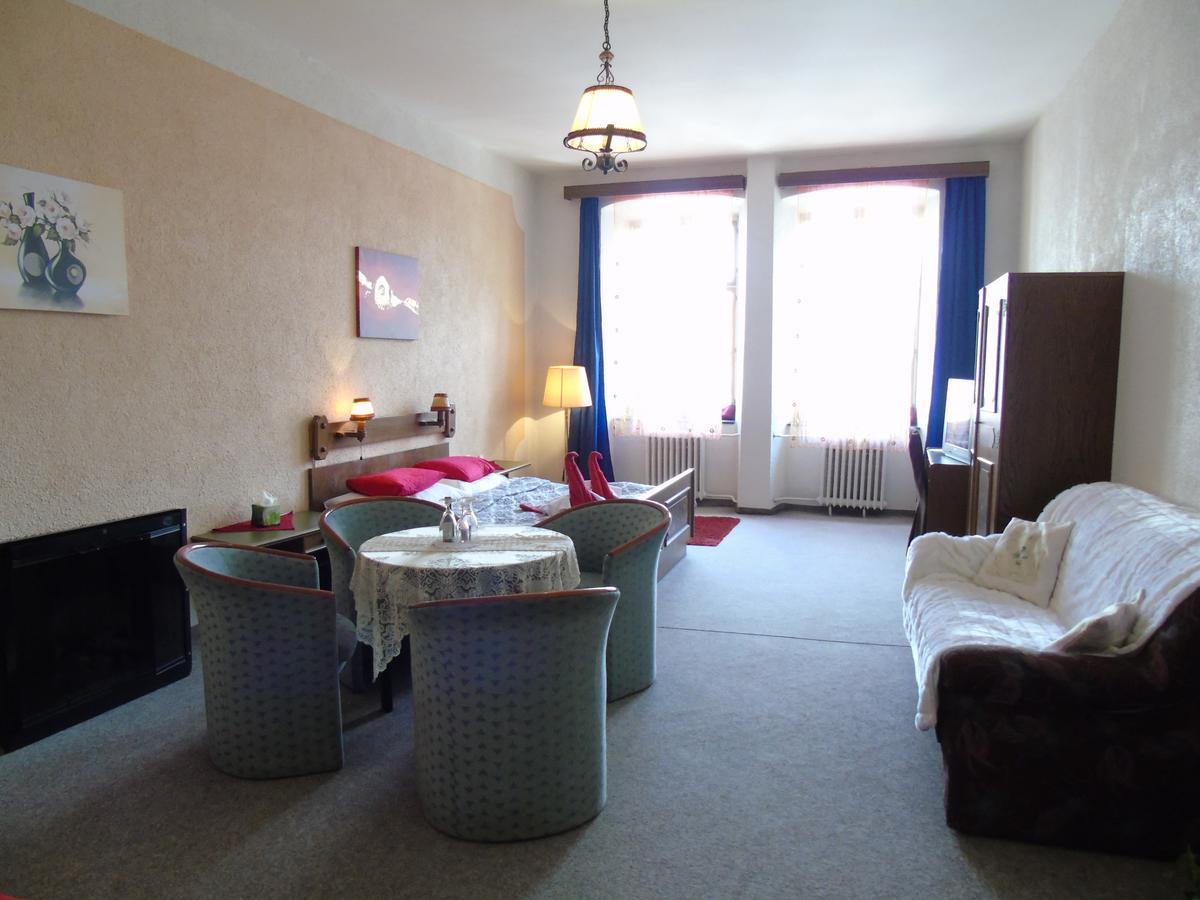 Gl Hotel Trutnov Bagian luar foto