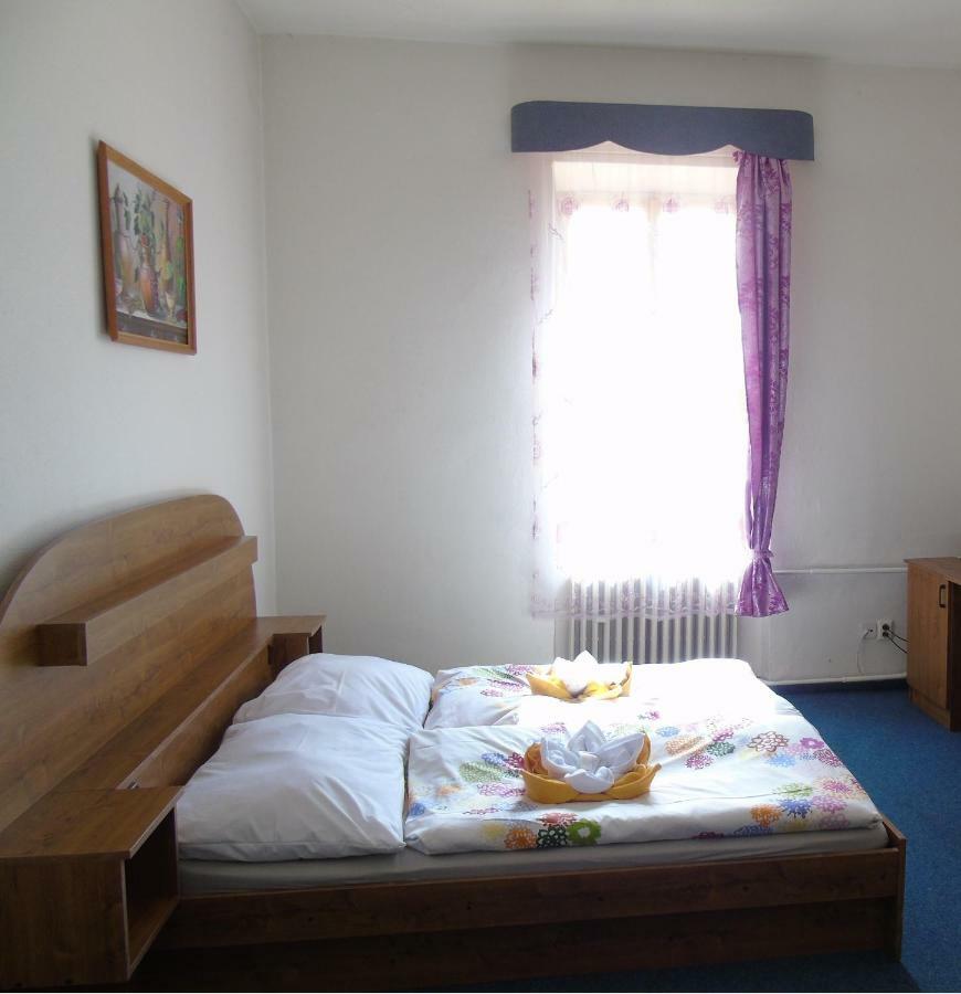 Gl Hotel Trutnov Bagian luar foto
