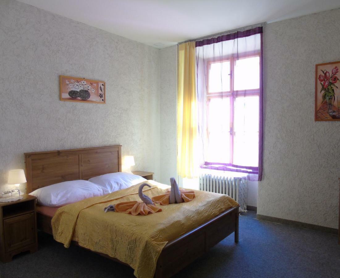 Gl Hotel Trutnov Bagian luar foto